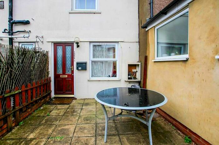 1 Bedroom Apartment To Rent In Liverpool Road, Watford, Hertfordshire, WD18