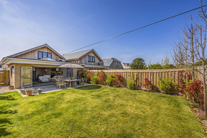 4 Bedroom Detached House For Sale In East Bracklesham Drive, Bracklesham Bay, PO20