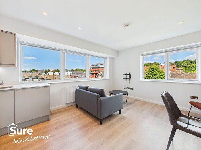2 Bedroom Flat To Rent In Hamilton House, Marlowes, Hemel Hempstead, Hertfordshire, HP1