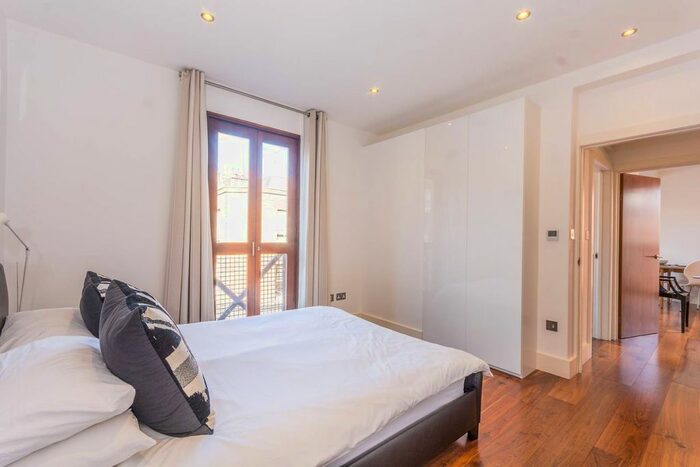 2 Bedroom Flat To Rent In Goodge Street, Fitzrovia, London, W1T