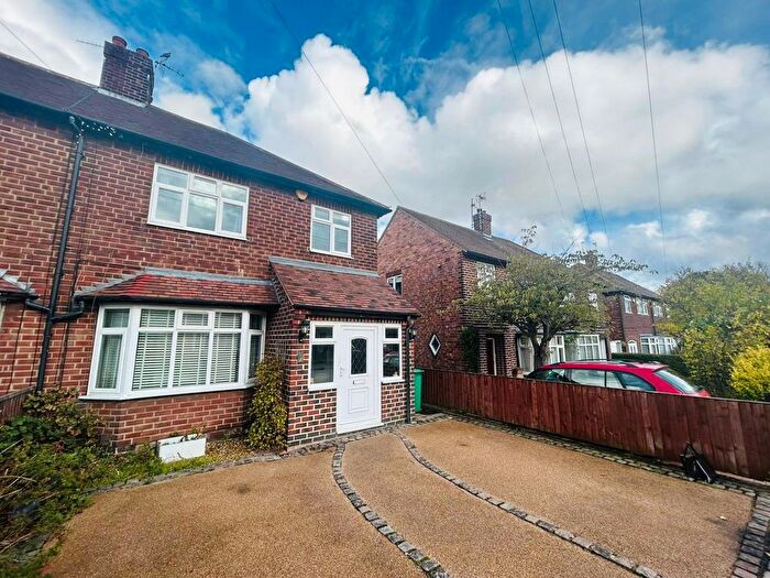 3 Bedroom Semi Detached House To Rent In Pembury Road, Nottingham, NG8