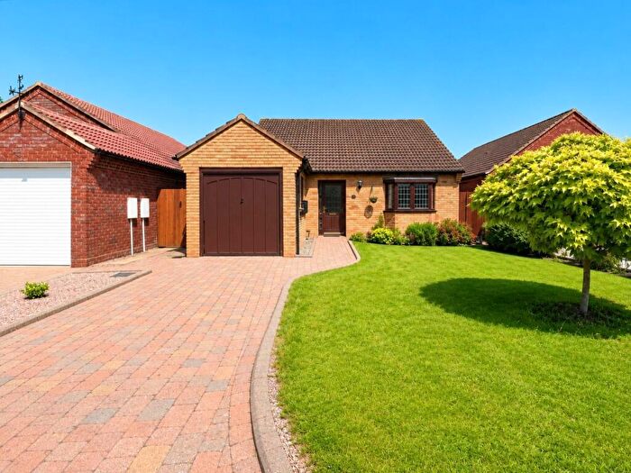 3 Bedroom Detached Bungalow For Sale In Shawhurst Gardens, Hollywood, B47