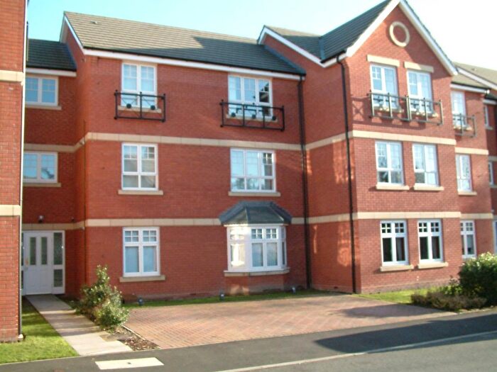 2 Bedroom Flat To Rent In St. Peters Close, Bromsgrove, B61