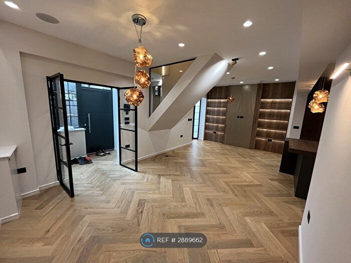 3 Bedroom Detached House To Rent In Bedford Gardens, London, W8