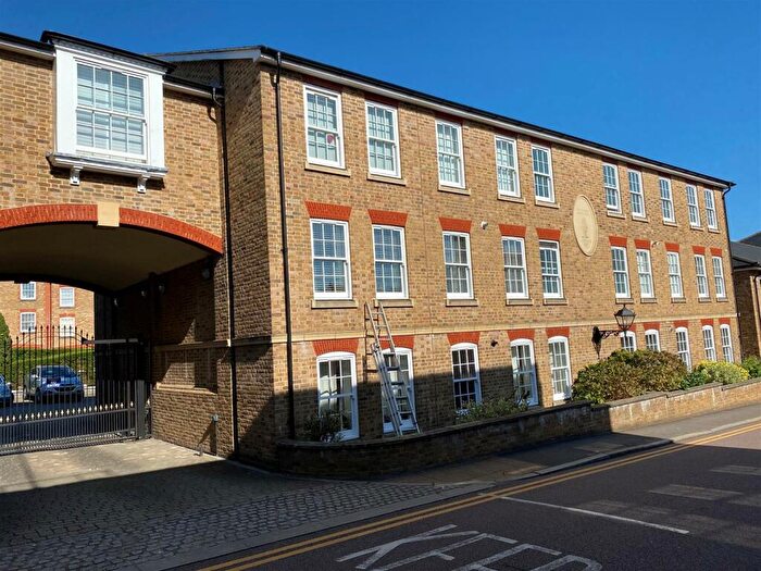 2 Bedroom Apartment To Rent In Manor Street, Berkhamsted, HP4