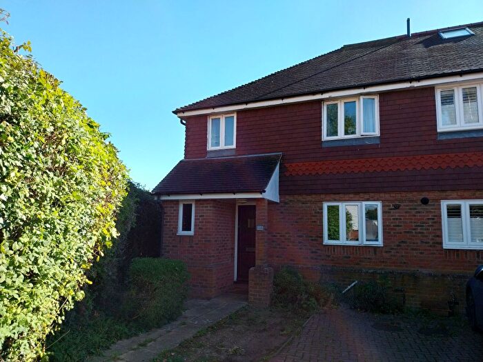 3 Bedroom Semi-Detached House For Sale In Forge Croft, Edenbridge, TN8