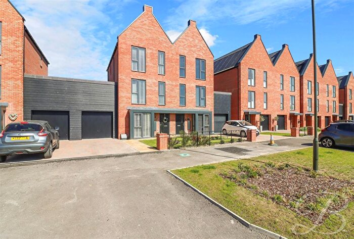3 Bedroom Semi-Detached House For Sale In Dog Rose Drive, Wingerworth, Chesterfield, S42