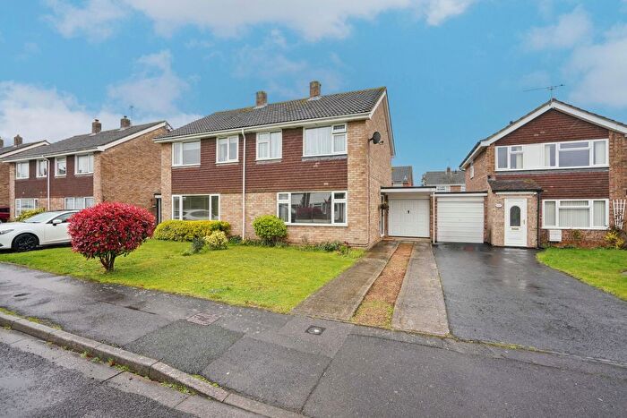 3 Bedroom Semi Detached House For Sale In Windrush Way, Abingdon, OX14