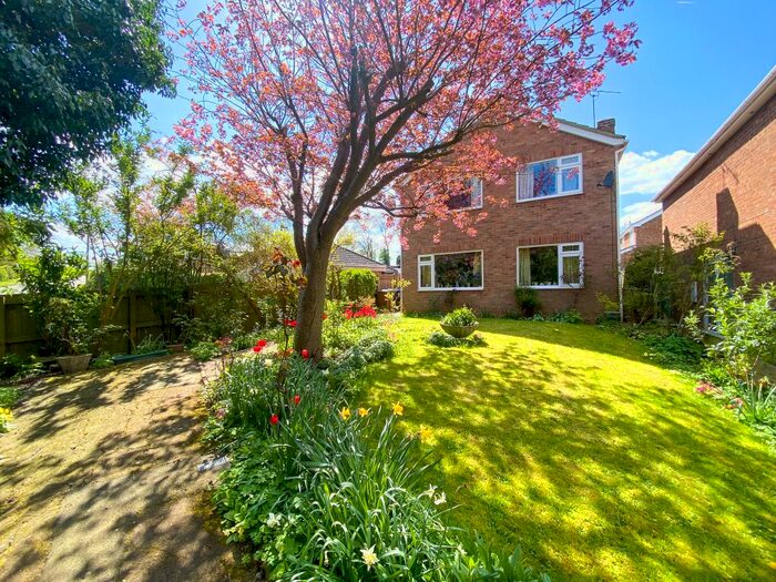 4 Bedroom Detached House For Sale In The High Leys, Crick, NN6