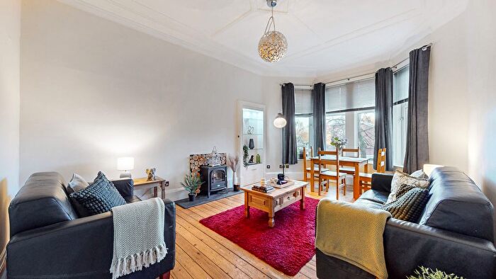 2 Bedroom Flat For Sale In Woodcroft Avenue, Glasgow, G11