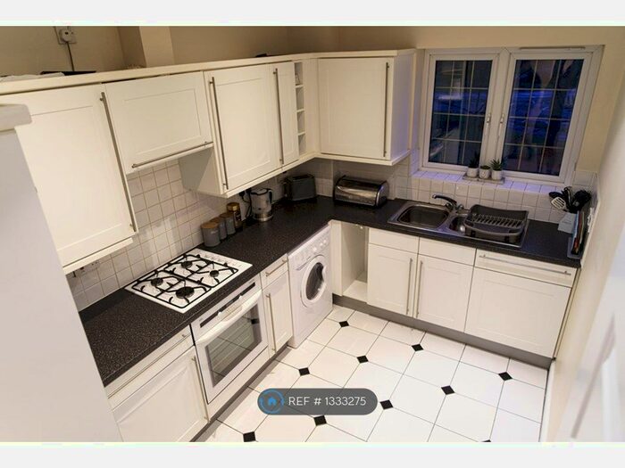 2 Bedroom Flat To Rent In Talbot Avenue, Bournemouth, BH3