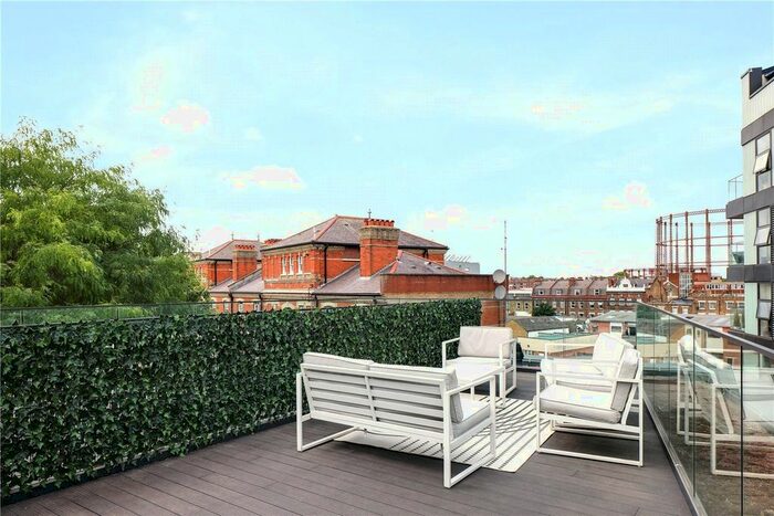 2 Bedroom Flat To Rent In Moreno House, Esker Place, Bethnal Green, London, E2