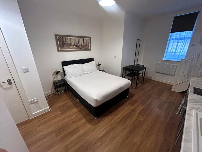 1 Bedroom Apartment To Rent In Granite House, L1