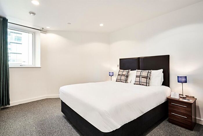 2 Bedroom Flat To Rent In The Heart, Media City Uk, Salford, M50