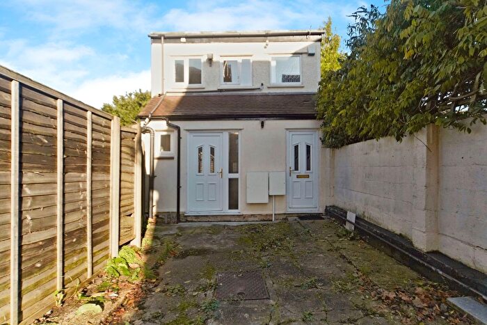 2 Bedroom Detached House For Sale In Limes Road, Croydon, Surrey, CR0