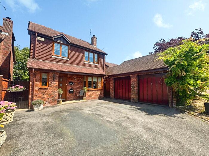 4 Bedroom Detached House For Sale In Vetch Field, Hook, Hampshire, RG27