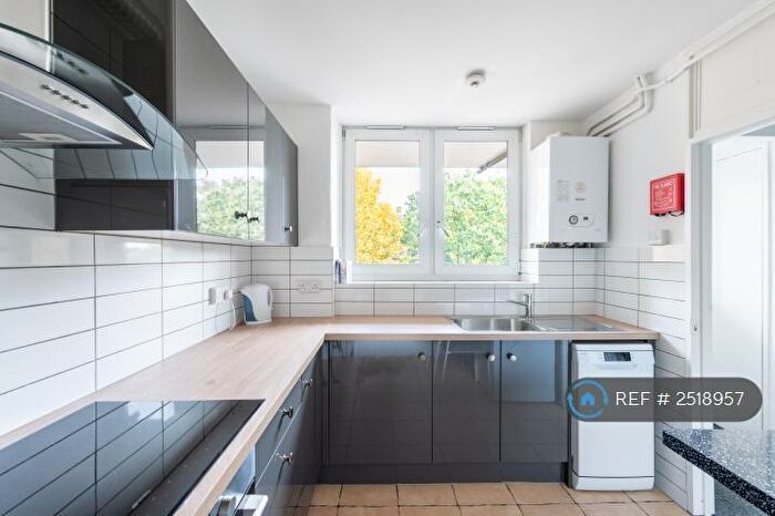 4 Bedroom Flat To Rent In Fownes Street, London, SW11