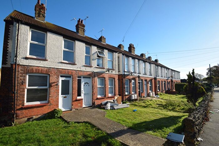 1 Bedroom Flat To Rent In Carlingford Drive, Westcliff On Sea, SS0