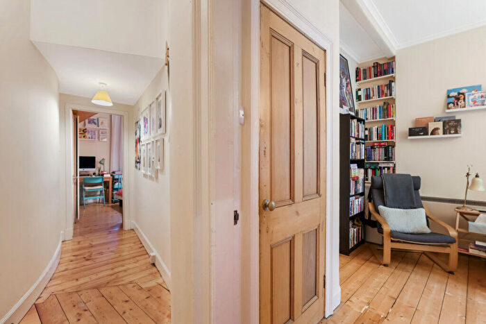 1 Bedroom Flat For Sale In / Bryson Road, Polwarth, Edinburgh, EH11