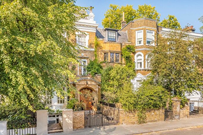 4 Bedroom Property To Rent In Lansdowne Road, Holland Park, W11