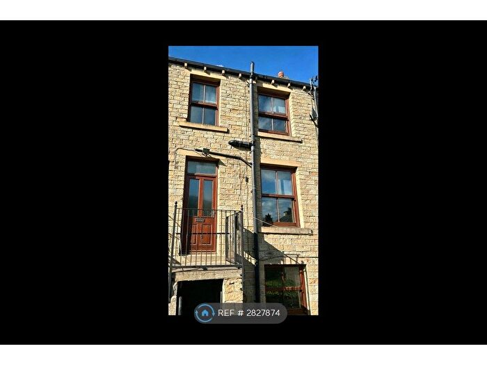 2 Bedroom Terraced House To Rent In Clifton Road, Huddersfield, HD1