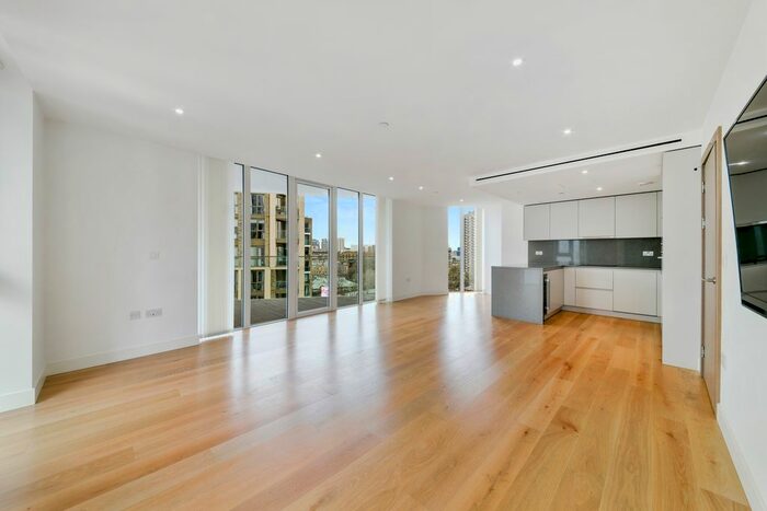 2 Bedroom Flat To Rent In , Vaughan Way, London, E1W