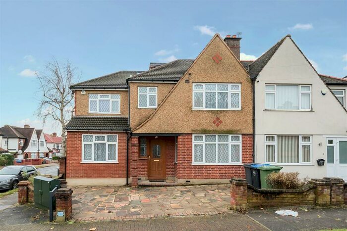 5 Bedroom Semi-Detached House To Rent In Rydal Gardens, Wembley, HA9