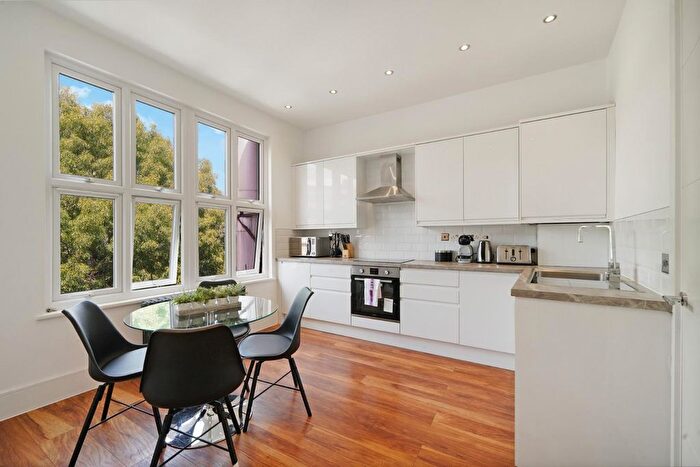 2 Bedroom Flat To Rent In Muswell Hill Broadway, Muswell Hill, N10