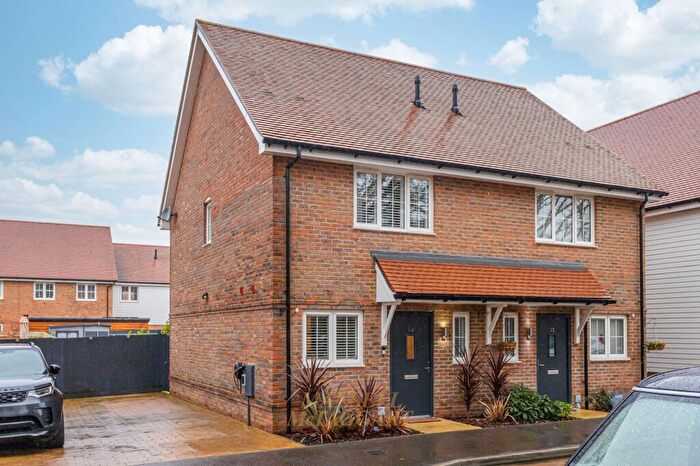2 Bedroom Detached House For Sale In Felsmere Drive, Felbridge, RH19