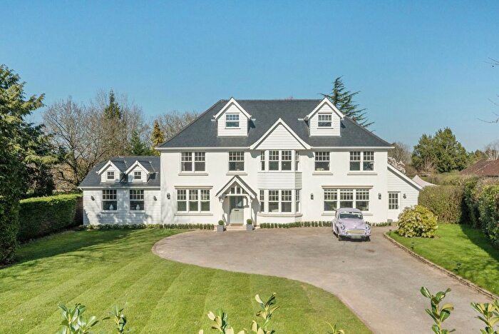 6 Bedroom Detached House For Sale In Waverley Lane, Farnham, GU9