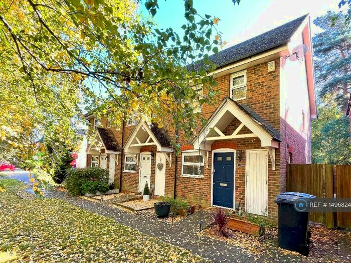 2 Bedroom End Of Terrace House To Rent In Falconer Road, Fleet, GU51