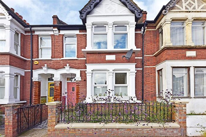 2 Bedroom Flat To Rent In Sylvan Road, Walthamstow, London, E17