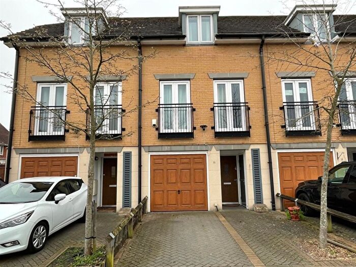 4 Bedroom Terraced House To Rent In Chester Road, Hounslow, TW4