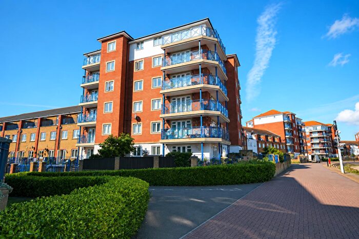 3 Bedroom Flat To Rent In Sovereign Harbour South, BN23