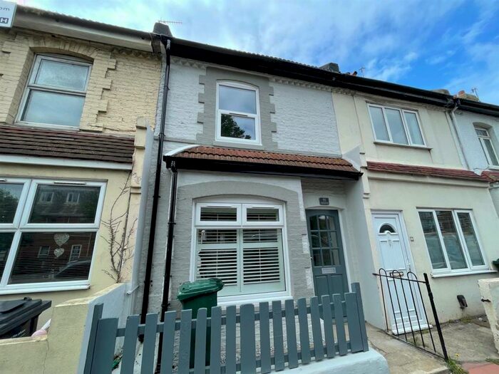 3 Bedroom House To Rent In Whitehawk Road, Brighton, BN2
