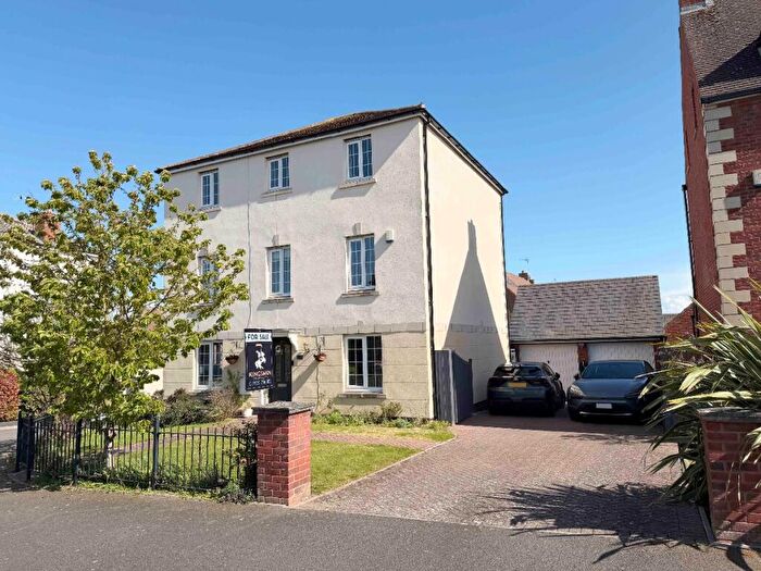 5 Bedroom Detached House For Sale In Morecroft Drive, Chase Meadow, Warwick, CV34