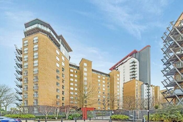 1 Bedroom Flat To Rent In Seacon Tower, Hutchin Street, South Quay, Westferry, Canary Wharf, London, E14