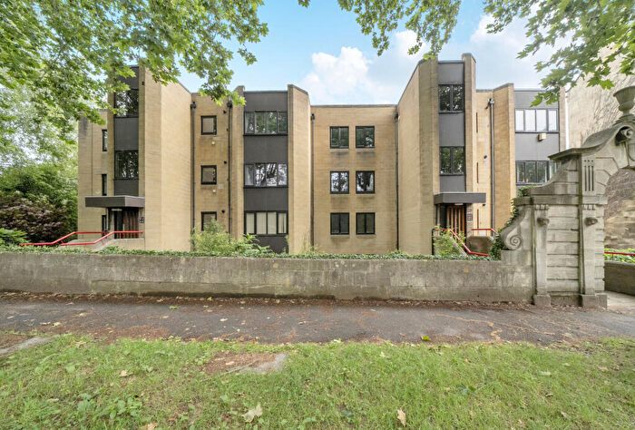 3 Bedroom Apartment For Sale In Bathwick Street, Bath, Somerset, BA2