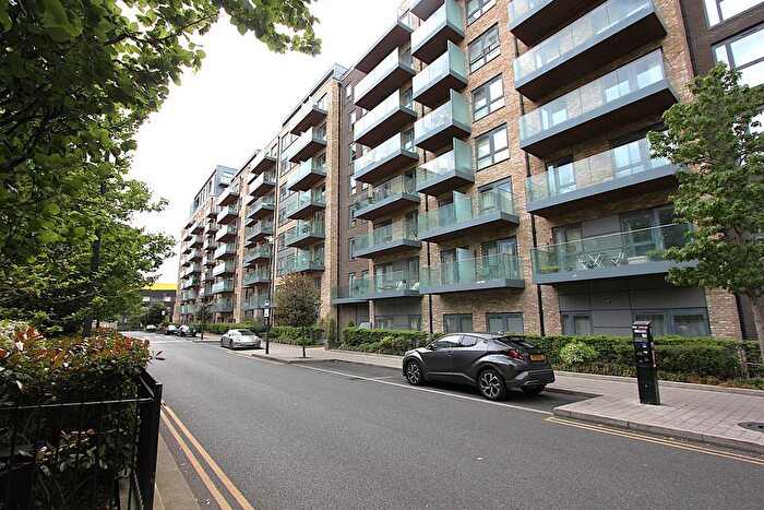 2 Bedroom Flat To Rent In Capri House, Beaufort Square, London, NW9