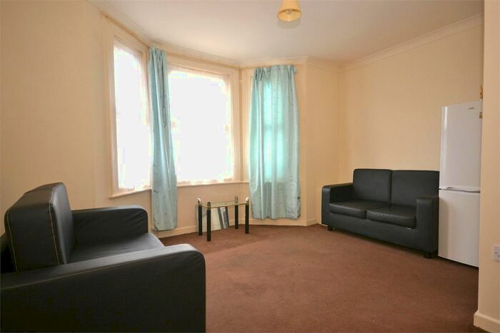 2 Bedroom Maisonette To Rent In Llanover Road, Wembley, HA9