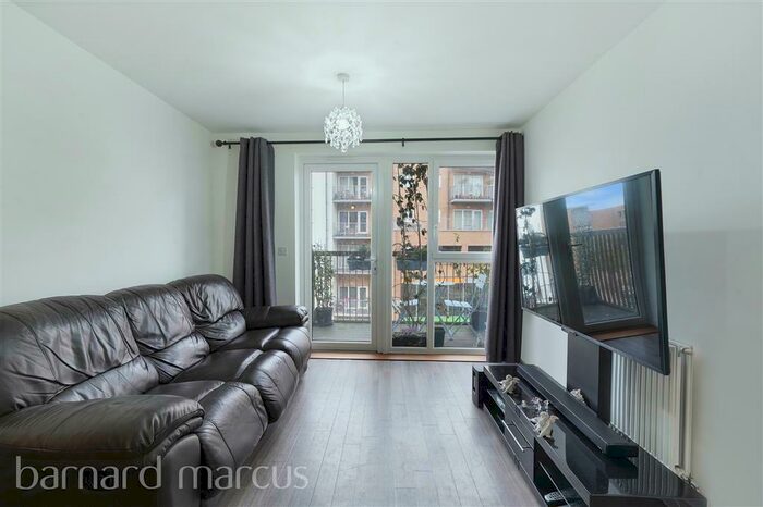 2 Bedroom Apartment To Rent In Whitestone Way, Croydon, CR0