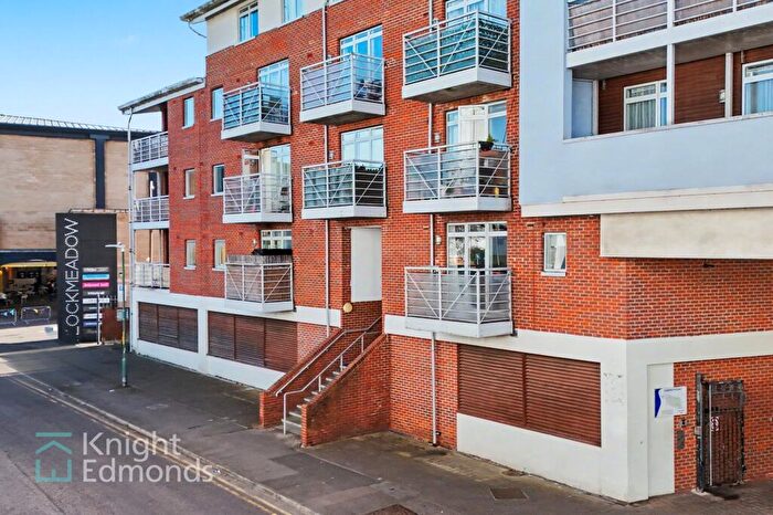 1 Bedroom Flat For Sale In Kingfisher Meadow, Maidstone, ME16