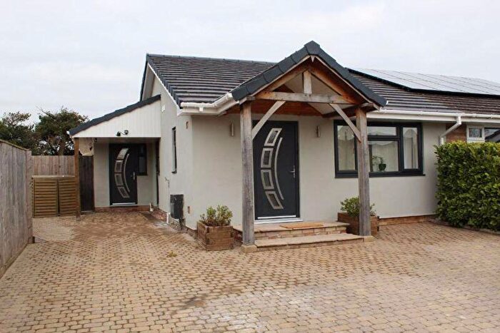 4 Bedroom Block Of Apartments For Sale In Begbroke Crescent, Begbroke, OX5