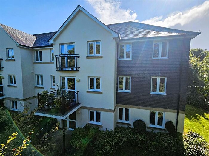 2 Bedroom Flat For Sale In Abbey Rise, Tavistock, PL19