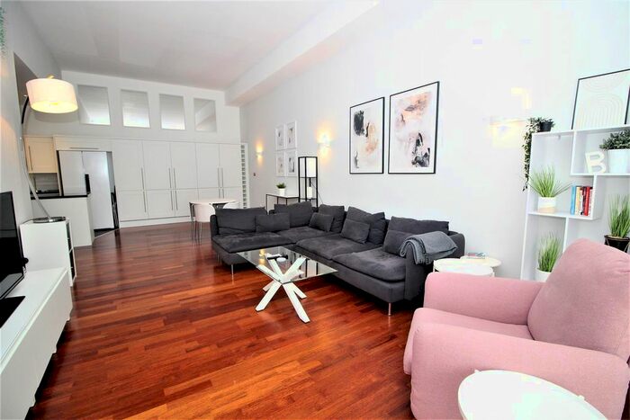 2 Bedroom Flat To Rent In Centralofts, Waterloo Street, Newcastle Upon Tyne, NE1