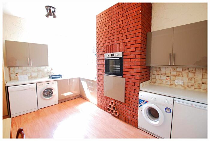 3 Bedroom Apartment To Rent In A Ecclesall Road, Ecclesall, S11