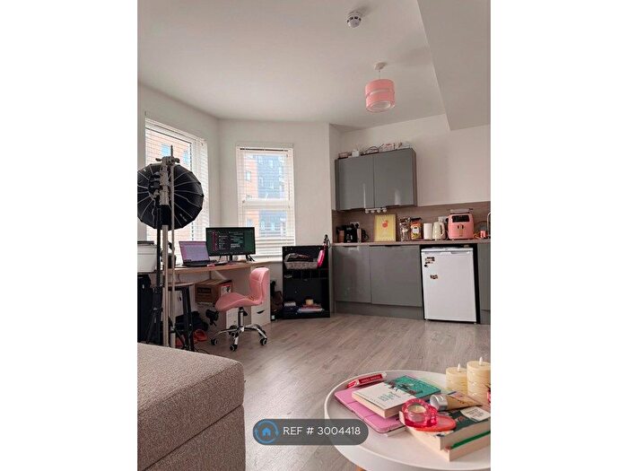 Studio To Rent In Lordship Lane, London, N22