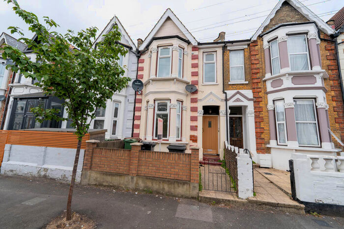 3 Bedroom Terraced House To Rent In Frith Road, Leytonstone, E11