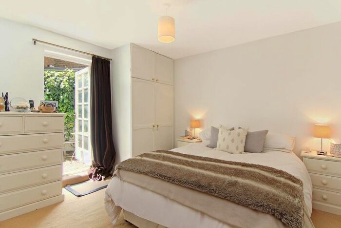 1 Bedroom Flat To Rent In Bloom Park Road, Fulham, SW6