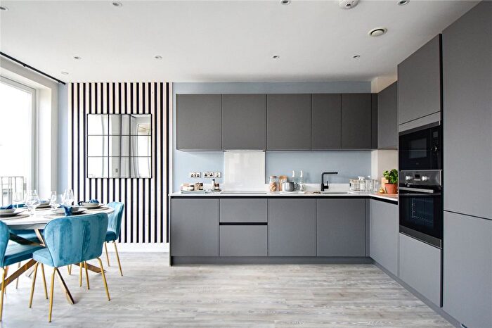 2 Bedroom Flat To Rent In The Oak Building, Rudduck Way, Cambridge, CB3